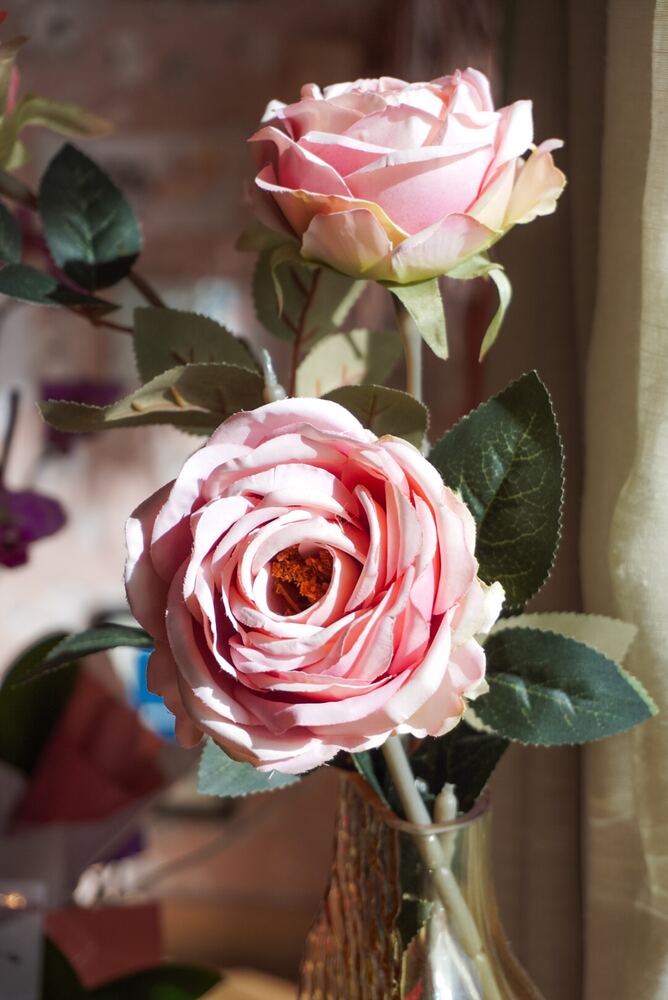 Buquê romântico de rosas vermelhas montado pela Ceiça Flores em Natal