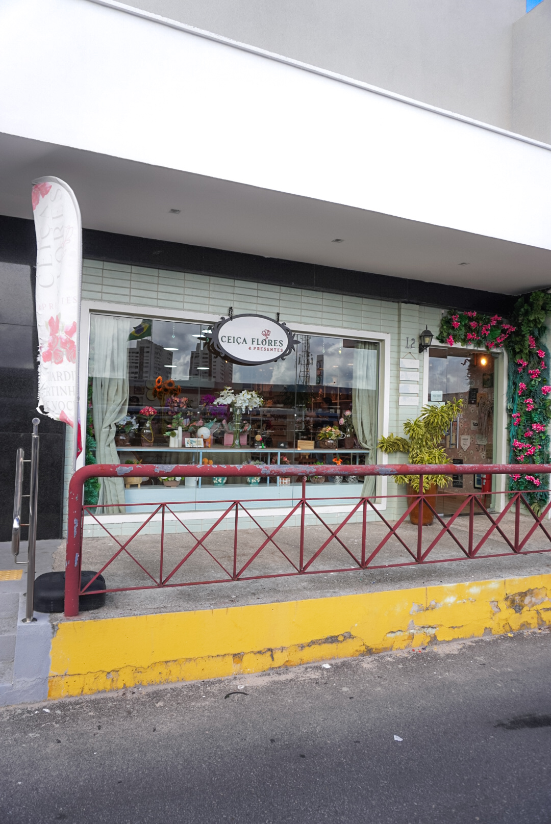 Fachada da loja Ceiça Flores & Presentes em Capim Macio, Natal